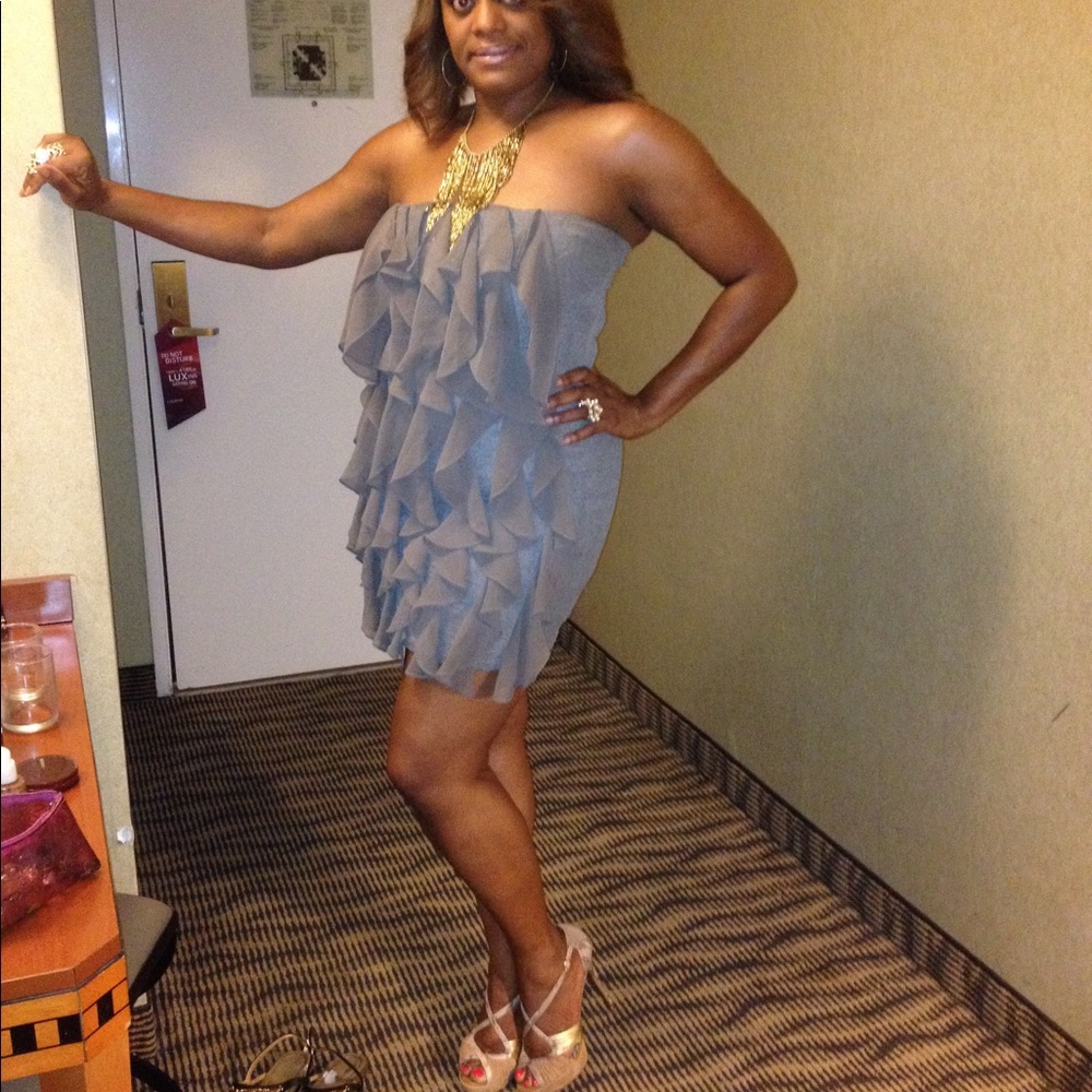Ruffle fun dress - Picture 2 of 4